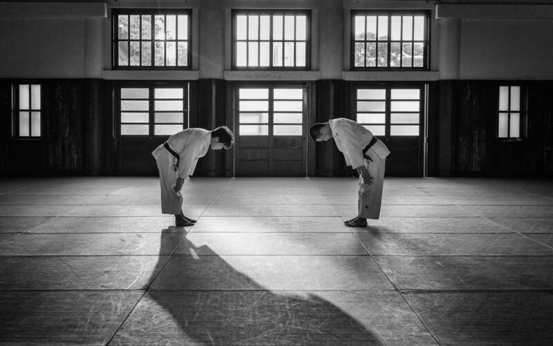 Judo là môn võ Nhật Bản kết hợp giữa kỹ thuật quật ngã, khống chế và rèn luyện tinh thần