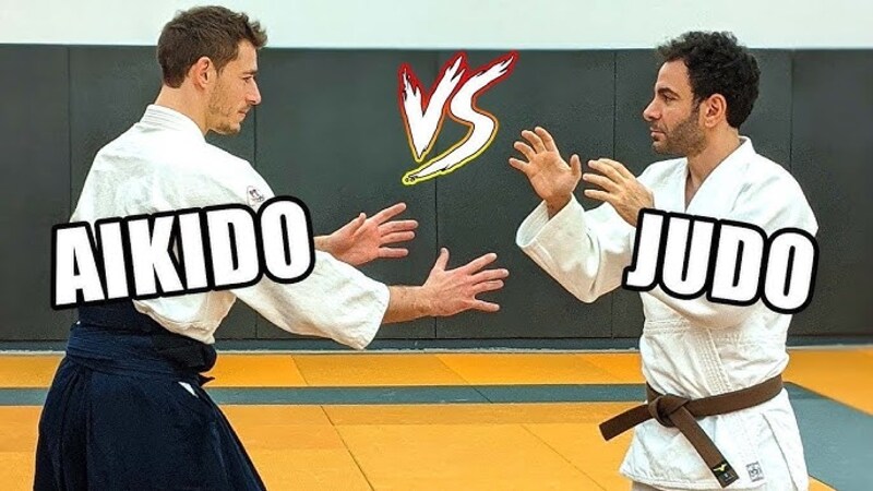 Judo khác nhiều môn võ khác vì chú trọng quật ngã, khống chế và kiểm soát ở cự ly gần